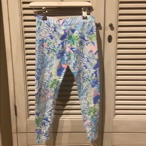 Lily girls legging in Lion around